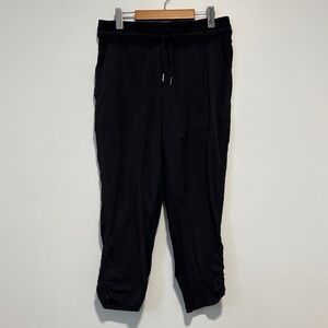 Lululemon Dance Studio Crops